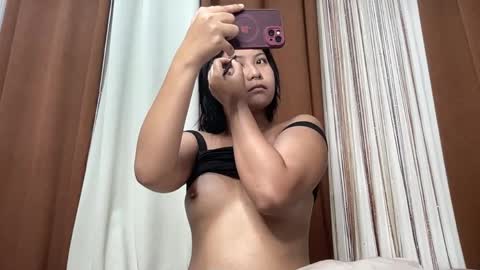 nini_luvskorn online show from May 2, 2026, 9:47 am