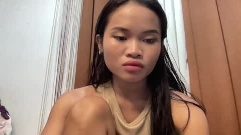 nini_luvskorn online show from May 17, 2026, 10:44 am