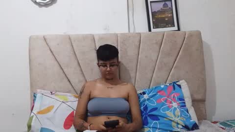 nini_smith online show from April 23, 2026, 5:48 pm