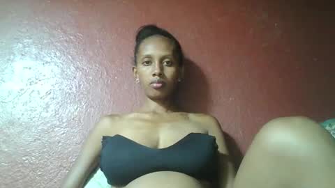 ninie246746 online show from February 26, 2025, 2:14 pm