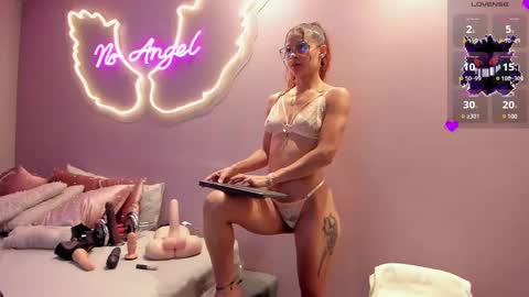 Snapshot of ninna_monroe_ chatting on February 20, 2025, 11:09 am Ninna online show from February 20, 2025, 11:09 am