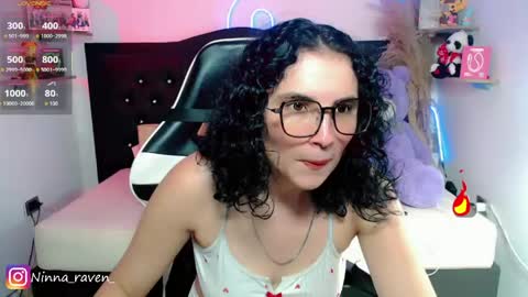Snapshot of ninna_raven chatting on May 28, 2026, 11:35 pm Ninna online show from May 28, 2026, 11:35 pm