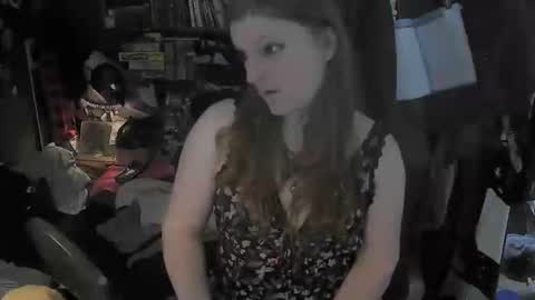 Snapshot of niqueone chatting on December 4, 2025, 6:38 pm Nique online show from December 4, 2025, 6:38 pm