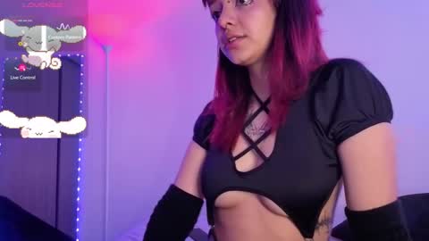 Snapshot of nixxi_ chatting on November 18, 2025, 4:33 pm nix online show from November 18, 2025, 4:33 pm