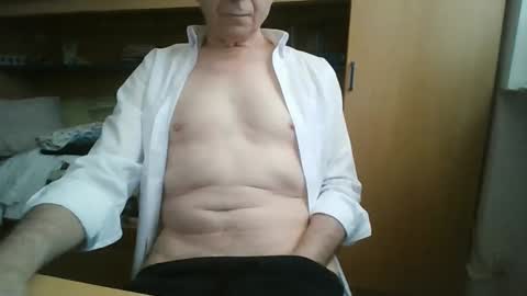 nkdyy online show from May 18, 2026, 12:33 pm
