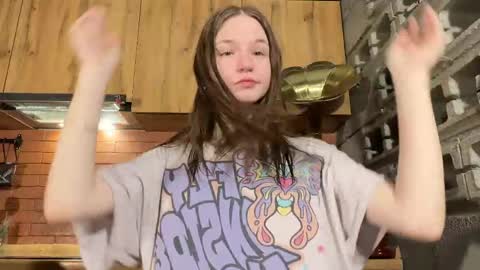 Tears Lora online show from April 16, 2026, 8:04 am