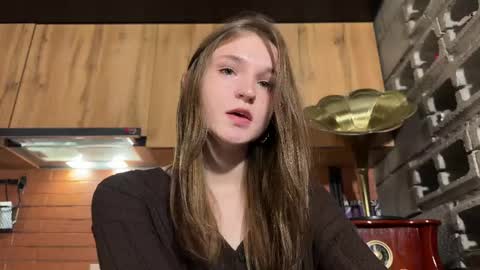 Snapshot of nloraaa chatting on May 6, 2026, 10:37 pm Tears Lora online show from May 6, 2026, 10:37 pm