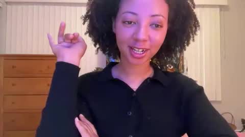 NniOnline online show from October 14, 2025, 5:14 pm