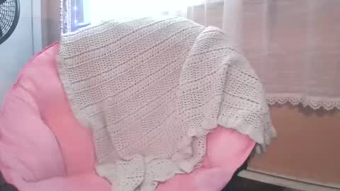 Leah online show from December 4, 2025, 3:32 pm