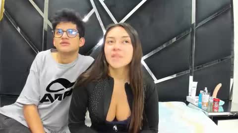 Snapshot of noa_arez chatting on February 8, 2026, 5:22 am NoaandArez online show from February 8, 2026, 5:22 am