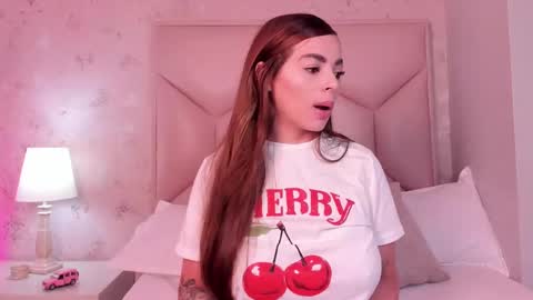   ambarsulliva  online show from February 10, 2025, 11:46 am