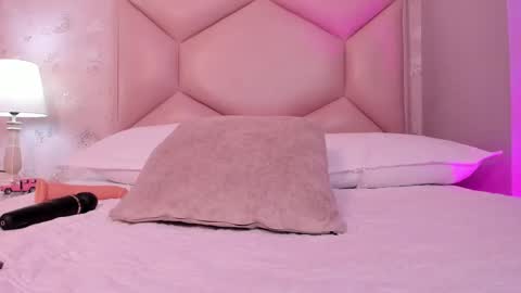   ambarsulliva  online show from March 5, 2025, 2:56 pm