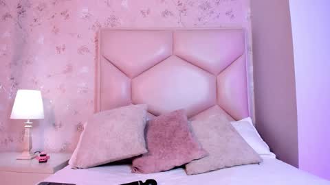   ambarsulliva  online show from December 17, 2025, 11:27 am