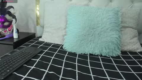 noa camila online show from November 28, 2025, 12:41 pm