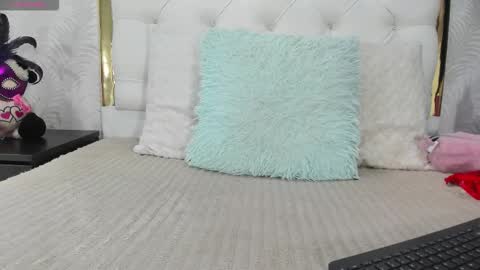 noa camila online show from December 2, 2025, 12:32 pm