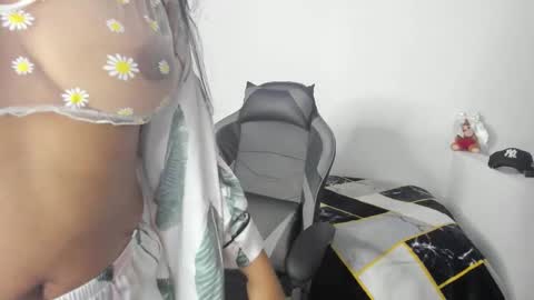 Snapshot of noa_morena_ chatting on February 7, 2026, 10:46 pm My name is Milena but can you call me Mile online show from February 7, 2026, 10:46 pm