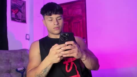 noah_223 online show from February 12, 2026, 3:23 am