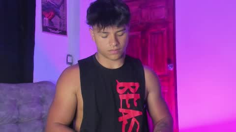 noah_223 online show from March 17, 2026, 3:22 am