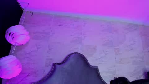 Zoe  online show from April 18, 2026, 4:16 am