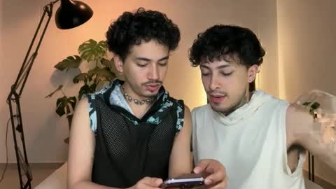 Snapshot of noah_and_steven chatting on May 18, 2026, 2:07 am noah_and_steven online show from May 18, 2026, 2:07 am