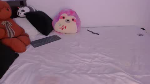 Sara  online show from November 22, 2025, 11:59 pm