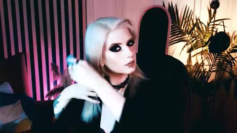 Snapshot of noah_elmer chatting on October 14, 2025, 3:57 pm REAL name LiaDM are always open online show from October 14, 2025, 3:57 pm