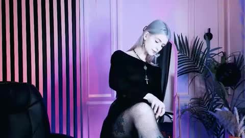 Snapshot of noah_elmer chatting on February 11, 2026, 2:44 pm REAL name LiaDM are always open online show from February 11, 2026, 2:44 pm