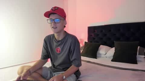 Noah Jayden online show from October 1, 2025, 7:53 pm