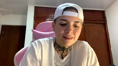 noah hehim    online show from January 24, 2025, 2:07 am