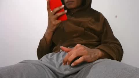 Noah Millers online show from October 5, 2025, 12:58 pm