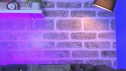    online show from November 21, 2025, 12:04 pm