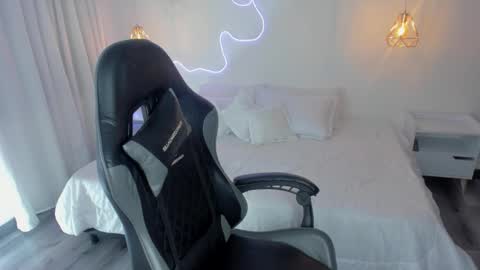 Noah  online show from November 3, 2025, 6:25 am