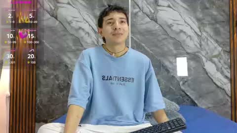 Snapshot of noahwalker__ chatting on June 19, 2026, 10:52 am online show from June 19, 2026, 10:52 am