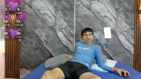 Snapshot of noahwalker__ chatting on June 30, 2026, 11:22 am online show from June 30, 2026, 11:22 am