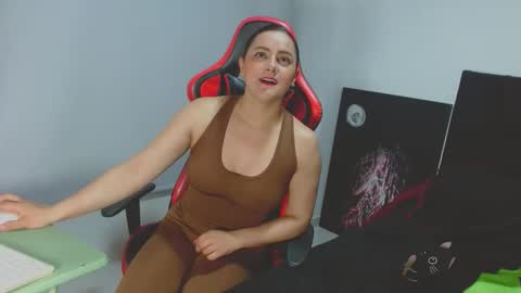 Noamartin online show from April 7, 2026, 12:11 am