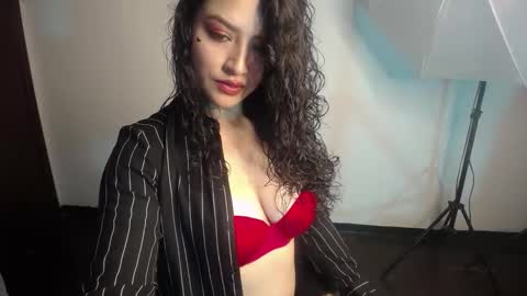 Noa Pino online show from October 3, 2025, 5:43 pm