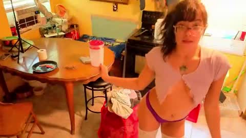 Snapshot of nobunny_owenz chatting on July 1, 2026, 7:13 pm Nobunny online show from July 1, 2026, 7:13 pm