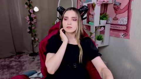 Snapshot of nocturnehuntress chatting on June 22, 2026, 7:38 am Alice online show from June 22, 2026, 7:38 am