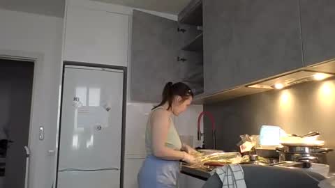 nodarell online show from November 23, 2025, 9:42 am