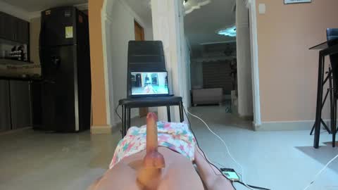  In instagram dayhannanoemi online show from November 11, 2025, 11:27 pm