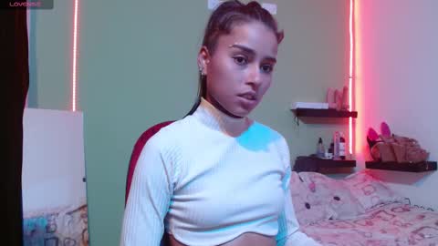 Noha Thomson online show from February 17, 2025, 11:20 pm