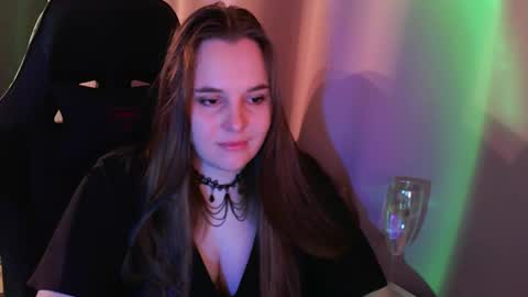 noir_ember_ online show from October 29, 2025, 1:46 pm