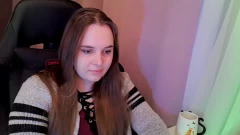 noir_ember_ online show from November 11, 2025, 11:43 am