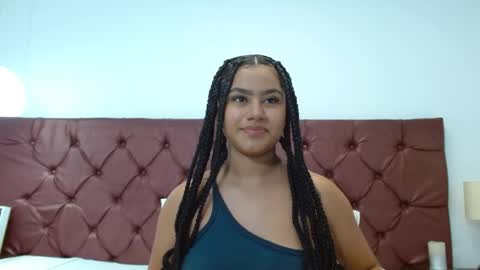 Snapshot of noiravale chatting on May 22, 2026, 10:26 pm Noira Vale online show from May 22, 2026, 10:26 pm