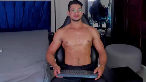 Im Nolan  online show from February 21, 2026, 9:49 pm