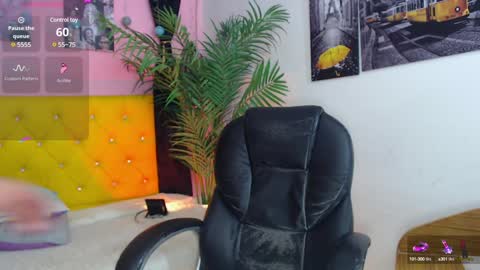 Nolan  online show from January 25, 2025, 9:35 pm