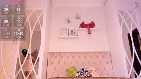 nooniemoon online show from October 20, 2025, 3:18 am