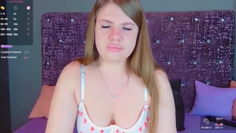 Nora online show from December 3, 2024, 3:52 am