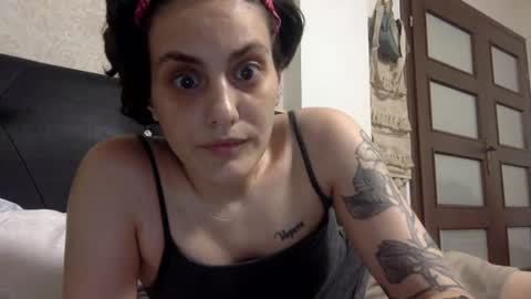 Snapshot of norablues chatting on July 7, 2026, 7:29 pm norablues online show from July 7, 2026, 7:29 pm