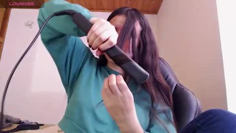 Snapshot of noreen_ chatting on November 20, 2025, 5:45 pm noreen_ online show from November 20, 2025, 5:45 pm